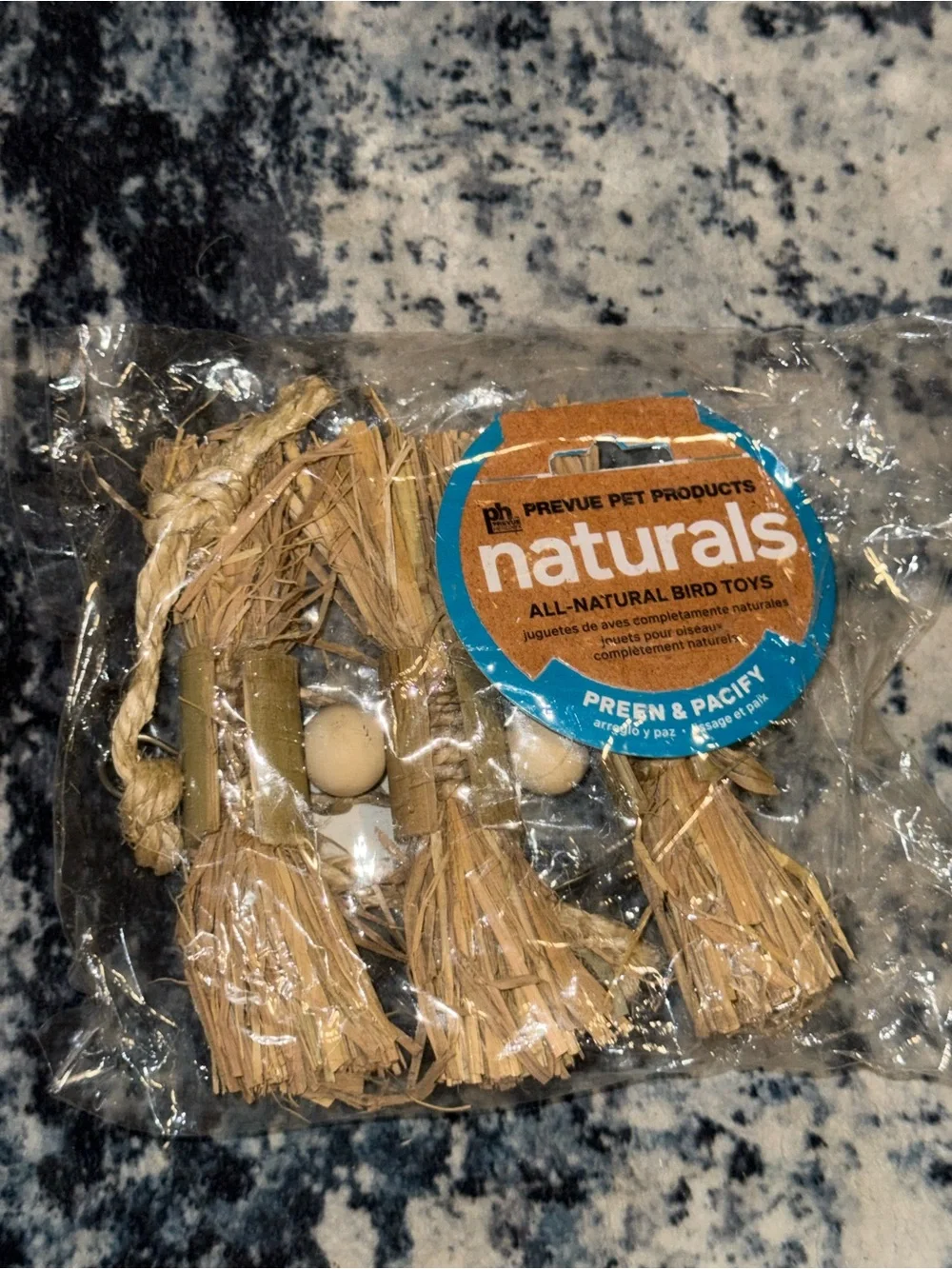 Prevue Pet Naturals Preen & Pacify All-Natural Bird Toy NWT